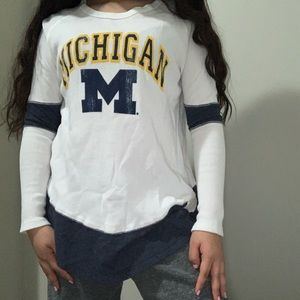 A Michigan t-shirt; size x-large